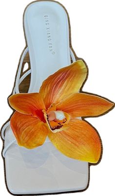 Elegant Block Heel Beach Heels, Elegant High Heel Sandals For Vacation, Elegant High Heels For Vacation, Formal Flower Sandals For Summer, Elegant Block Heels For Beach, Formal Flower Shaped Sandals For Summer, Elegant High Heel Heels For Vacation, Elegant 4-inch Heel Beach Sandals, Chic Summer Flower Sandals