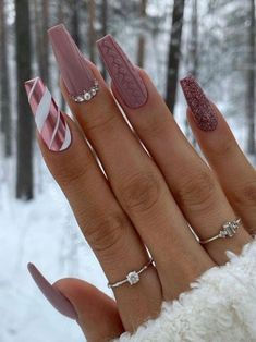 Unghie Sfumate, December Nails, Sweater Nails, Christmas Nails Acrylic, Coffin Nails Long, Winter Nail Designs, Festival Nails, New Year's Nails