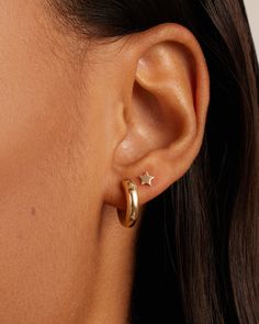 14k Gold Lou Huggies Gold Earrings Second Hole, Earings Piercings 2 Holes, 2 Peircings Earring Gold, Two Piercing Earring Ideas, 2nd Piercing Earrings Ideas, Cute Earring Combos, Second Piercing Earrings Ideas, Earring Ideas For Two Holes, Two Piercings Ear