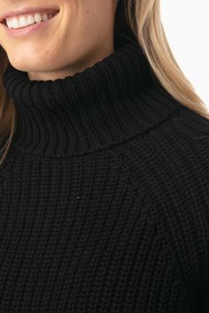 Relaxed Fit Turtleneck For Winter, Modern Winter Sweater With Ribbed Cuffs, Modern Ribbed Collar Sweater For Fall, Modern Sweater With Ribbed Collar For Winter, Modern Winter Sweater With Ribbed Collar, Modern Relaxed Fit Sweater For Winter, Modern Merino Wool Tops For Fall, Modern Sweater With Funnel Neck, Modern Solid Color Winter Sweater