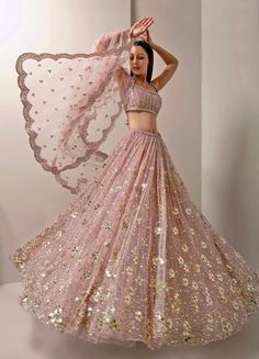 Sitara Lehenga Set Prevasu - Fabilicious Fashion Lengha Ideas Indian Weddings, Indian Jago Outfits, Lehenga Ideas For Engagement, Aesthetic Indian Wedding Dress, Lahanga For Wedding, Mendhi Wedding Dress, Lengha Wedding Dress, Wedding Lehanga Ideas, Aesthetic Wedding Dress Indian