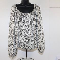 ladies Snow Leopard Print ANTHROPOLOGIE Blouse size S in great condition. P3 Snow Leopard Print, Womens Blouses, Snow Leopard, Womens Clothing Tops, Blouses For Women, Leopard Print, Anthropologie, Art Collection, Bathing Beauties