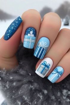 Classy Christmas Nail Designs, Christmas Nails Simple Classy, Nails Blue Silver, Winter Nails Blue, Blue Christmas Theme, Trendy Christmas Nails, Sparkly Nail Designs, Blue And Silver Nails