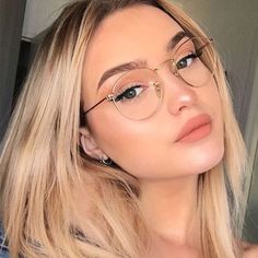 Specs Frames Women, Clear Glasses Frames Women, Glasses For Oval Faces, Glasses For Round Faces, Cute Glasses Frames, Glasses Inspiration, Clear Glasses Frames