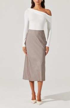 Achieve a polished look in this stretch-kissed skirt that's a versatile choice from the office to brunch dates. Hidden side-zip closure 87% polyester, 10% rayon, 3% elastane Dry clean Imported Elegant Stretch Skirt For Brunch, Elegant Pencil Skirt For Brunch, Chic Pencil Skirt For Brunch, Elegant Lined Mini Skirt For Brunch, Lined Pencil Skirt For Brunch, Fall Brunch Lined Skirt, Relaxed Pencil Skirt For Brunch, Elegant Pleated Mini Skirt For Brunch, Elegant Bottoms For Fall Brunch