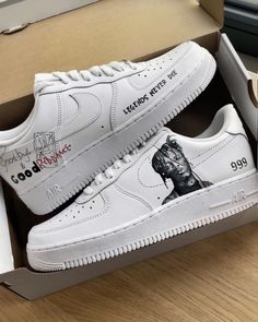 Custom Juice WRLD Nike Air Force 1 Sneakers 👟Design: Hand-painted Juice WRLD portrait inspired by "Goodbye & Good Riddance" album. 🎨Fully Customizable: Use the personalization box to request any design or theme you desire. 📍Default Option: No personalization request means you receive the showcased Juice WRLD design. Expert Craftsmanship: Over four years of experience in custom sneaker artistry. Open Communication: Message for details on Etsy or Instagram (@all.by.alex) Customizable Casual Sneakers For Streetwear, White Lace-up Sneakers With Custom Artwork, White Sneakers With Custom Artwork For Streetwear, Custom Sneakers With Graphic Print For Streetwear, Sporty White Sneakers With Custom Artwork, Urban White Custom Sneakers With Graphic Print, Customizable Round Toe Sneakers For Streetwear, Customizable Lace-up Sneakers For Streetwear, Custom-designed High-top Sneakers For Streetwear