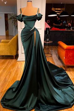 Stunning Off-the-Shoulder Mermaid Prom Dress Ruffles With High Split Dark Green Prom Dress, Prom Dresses 2022, Split Prom Dresses, Dresses 2022, Spaghetti Strap Prom Dress, Pageant Gowns, Green Prom Dress, Dress Spaghetti, Glam Dresses