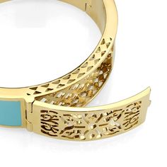 Turquoise "Un Rêve" Perfume Bracelet T: Introducing the 'Un Rêve Bracelet' by Thompson Ferrier, a fusion of luxury jewelry and perfume that redefines personal fragrance. This unique piece lets you carry your favorite scents stylishly with you throughout the day, eliminating the need to spray directly on your skin. The bracelet is meticulously crafted with 18-karat gold plating on brass, exuding an air of sophisticated elegance. It is 7 inches in length and .75 inches wide, designed to comfortabl Bracelet Box, Diffuser Bracelets, Favorite Scents, Signature Collection, Try On, Fragrance Free Products, Luxury Jewelry, Gold Plating, Your Skin