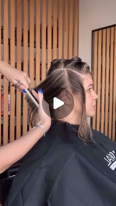 Haircuts For Short Necks, Bob Lung, Edgy Bob Haircuts, Fat Face Haircuts, Hair Cut Guide, Angled Bob Haircuts, Longer Pixie Haircut, Pixie Bob Haircut