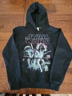 Star Wars Sweatshirt S Jerzees tag. Star Wars Things To Buy, Ghazal Core, Star Wars Gifts For Boyfriend, Star Wars Gift Ideas, Star Wars Clothes, Drip Clothes, Space Sweatshirt, Star Wars Outfit, Star Wars Jacket