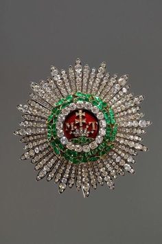 Handmade item Recycling: No Brooch Length: 3.50 Inches Gemstone: Rose Cut diamond & Emerald Brooch weight: 45.700 Grams Enamel:Red & Green Diamond weight: 21.40 carats Diamond colure: Light Tinted Brown Diamond shape: Round Emerald weight: 0.30 carats Material: Silver Sterling silver Purity: 925 Brooch Finished: Antique & Gold Planer Organisation, Emerald Brooch, Kunsthistorisches Museum Wien, Military Decorations, Star Of, St Stephen, Royal Crowns, Kunsthistorisches Museum, Historical Jewellery