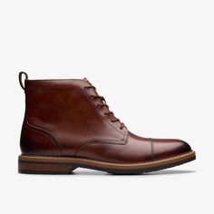 Shop Aldwin Cap Mid Tan Leather Oxford Boots at Clarks. Explore the latest trends with our range of Casual and Dress Boots and Shoes online today. Smart Casual Boots, Tan Leather Ankle Boots, Boots Cuir, Clarks Boots, Boots Chelsea, Oxford Boots, Desert Boot, Casual Dress Shoes, Desert Boots