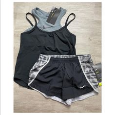 New With Tags Stretch Black Tops For Playwear, Black Stretch Tops For Playwear, Gray Sporty Tops For Playwear, Black Spring Playwear Tops, Nike Summer Gray Tops, Nike Gray Summer Tops, Traveling Clothes, Nike Jogging Suits, Nike Sweatshirts Hoodie