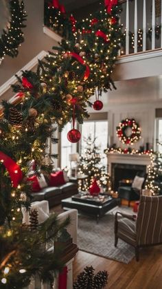 Unique Christmas Decor Ideas, Living Room Stand, Unique Christmas Decor, Decor Ideas For Living Room, Christmas Home Decor Ideas, Cozy Christmas Decor, Modern Christmas Decor, Christmas Decor Inspiration, Unique Christmas Decorations