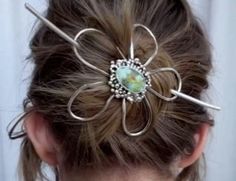 Dangling Hair Accessories, Dope Jewelry, Stil Inspiration, Jewelry Lookbook, Mode Inspo, I Want To Be, Gull, Hair Pin