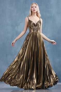 Outfit Gala, Andrea And Leo, Robes Glamour, Glamorous Dresses, Evening Dress Fashion, A Line Gown, Lace Gown, Gold Dress, Types Of Dresses