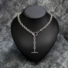 I made this chunky lariat chain necklace with all stainless steel parts. All of my jewelry is handmade by me, not imported. Looks extra good layering with other chains. - Choose your size and please measure to be sure you'll like the fit. - Necklace is measured from end to end. - Choose a size larger than your neck measurement to have more chain hanging down. Thick Goth, Alt Jewelry, Necklace Grunge, Industrial Necklace, Punk Choker, Jewelry Goth, Punk Necklace, Promise Jewelry, Goth Choker