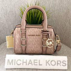 Brand New With Tags. Super Cute Bag! Luxury Logo Satchel Crossbody, Chic Michael Kors Bag With Logo, Michael Kors Top Handle Shoulder Bag With Logo, Designer Michael Kors Bags With Logo, Affliction Clothing, Janet Guzman, Soft Leather Bag, Convertible Crossbody Bag, Bags Michael Kors