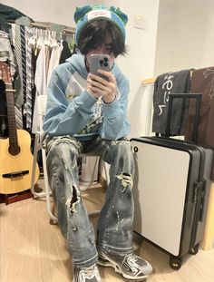 Cute Male Outfits Aesthetic Korean, Grunge Masc Outfits, Grunge Male Outfits, Blue Y2k Outfit, Harajuku Male, Male Outfits