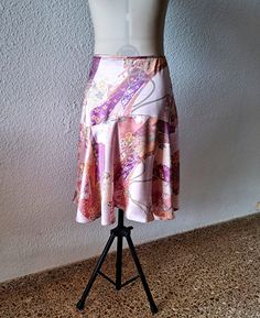 Beautiful, very comfortable lightweight silk skirt for every day, mid length, floaty, flared hem, fully lined. Size - D 40, USA 8. Very good condition Flat measurements:  waist - 42 cm/ 16.5'' hips - 54 cm/ 21.2'' length - 67 cm/ 26.4'' Relaxed Silk Midi Skirt, Pink Silk Full Skirt, Relaxed Fit Silk Flared Skirt, Relaxed Silk Flared Skirt, Silk Relaxed Flared Skirt, Long Silk Wrap Skirt With Lining, Silk Long Wrap Skirt With Lining, Pink Silk Pleated Skirt, Pink Relaxed Fit Silk Skirt