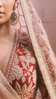 Sabyasachi Work Embroidery, Sabyasachi Borders Embroidery, Sabyasachi Blouse Designs, Sabyasachi Embroidery, Sabyasachi Designs, Sabyasachi Blouse, Saree 2023, Embroidery Fashion Detail, Wedding Lehenga Designs