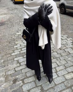 Trendy Winter Outfits, Chic Coat, Trendy Winter, Going Viral, Winter Fits, Cute Fall Outfits, Modest Fashion Outfits, Mode Inspo