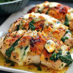 Hasselback Chicken Recipe With Spinach And Ricotta - Easy And Delicious - My Home Made Recipe Carbs Meals, Homemaker Recipes, Chicken Ricotta, Recipe With Spinach, Ricotta Stuffed Chicken, Hasselback Chicken, Simple Dinners, Chicken With Spinach, Clean Chicken