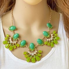 Brand New Chic Green Jewelry For Spring, Chic Green Spring Jewelry, Green Spring Party Jewelry, Green Summer Jewelry, Green Necklaces For Summer Parties, Trendy Green Necklace For Spring, Elegant Green Necklace For Spring, Spring Party Green Necklaces, Floral Statement Necklace