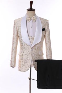 Wedding Suits & Tuxedos | Allaboutchic Bestman Suit, Prom Men, Men Suits Wedding, Formal Coat, Dinner Suit, Coat Suit, Suits Dress, Groom Tuxedo, White Tuxedo