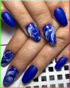 Prom Nails For Royal Blue Dress, Dark Blue Marble Nails, Royal Blue Almond Nails Design, Dark And Light Blue Nails, Royal Blue Marble Nails, Royal Blue Nail Ideas, Prom Nails Blue, Blue Nail Art Ideas, Blue Marble Nails