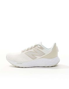 Zapatos de New Balance Persigue tus objetivos Diseño de corte bajo Cierre con cordones Lengüeta y tobillo acolchados Detalle insignia de la marca New Balance Superposiciones sin costuras para reducir la fricción Entresuela de espuma fresca que proporciona una amortiguación ligera Suela de goma resistente Suela texturizada antideslizante Puma Cali White, Balance Branding, Nike Air Max Jordan, Balance Logo, Zapatillas New Balance, Converse Chuck Taylor White, Flip Flop Boots, Converse Shop, Leopard Print Baby