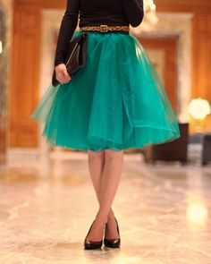 Ciara Green Tulle Skirt - Length 23.5" (2) Green Tulle Skirt, Tulle Skirt Tutorial, Tule Rok, Green Tulle, Diy Vetement, Outfit Trends, Skirt Midi, Living Tips, Beauty And Fashion