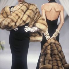 60s Aesthetic Pfp, 90s Fall Runway, Indian High Fashion, Runway 90s, 00s Mode, Classic Glamour, Gianfranco Ferre