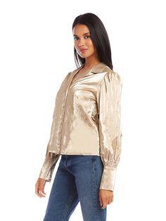 Exude confidence and charisma as you shimmer in the light creating a radiant and luxurious look with this beautiful top. Crushed Metallic: 50% Polyurethane 35% Viscose 7% Acrylic 8% Metallic/Cotton Made in USA Hand wash with cold water. Hang to dry Length: 23 inches (size S) Notched collar Button up Shell buttons Style number: 4F19046 Long Sleeve Button Up Shirt, Gold Dust, Shell Buttons, Notched Collar, Button Up Shirt, Up Shirt, Made In Usa, Button Up, Long Sleeve