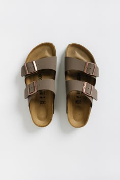 Birkenstock Arizona Birkibuc - Mocha WOMEN'S SANDALS Birkenstock Mocha 36 Berkin Stocks Slippers, Preppy Birkenstocks, Cute Birkenstocks, Berkinstock Sandals Outfit, Burken Stocks Shoes, Outdoorsy Fits, Birkenstocks Aesthetic, Sophia Lauren, Arizona Birkenstock