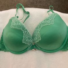 Brand New Without Tags Aerie Maddie Green Bra 32c New Condition. Please Feel Free To Ask Questions. Green Push-up Bra For Summer, Green Lace Trim Bra For Spring, Summer Green Push-up Bra, Green Push-up Bra With Padded Cups, Green 4-way Stretch Go-dry Sports Bra, Green Stretch Push-up Bra, Green Summer Push-up Bra, Spring Green Bra With Lace Trim, Cheap Green Lace Bra