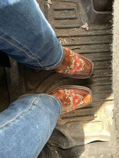 Mexican Boots Aesthetic, Mexican Shoes Outfit, Mexican Cowboy Boots, Mexican Boots, Cute Cowgirl Boots, Western Men, Trajes Country, Pretty Boots, Boots And Jeans