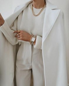 Pin by Alina Abuzyarova on Outfit | Chic outfits, Fashion outfits, Classy outfits Ținute Business Casual, Elegantes Business Outfit, Alledaagse Outfit, Ținută Casual, Mode Ootd, White Coat, Coat Outfits