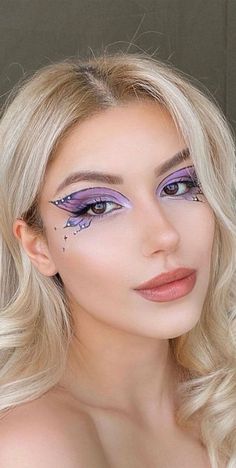 Face Art Makeup Butterfly, Purple Butterfly Eyeshadow, Eye Butterfly Makeup, Halloween Fairy Makeup Looks, Butterfly Fantasy Makeup, Butterfly Festival Makeup, Pink Butterfly Eye Makeup, Butterfly Costume Makeup Easy, Dragon Fly Makeup