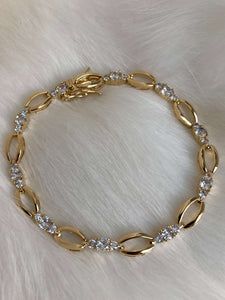 Luxury Braided Elegant Bracelets, Bracelet En Or, Breslet Gold, Gold Bracelet Design, Braclets Gold, Tennis Bracelet Gold, Luxury Bracelets, Gold Jewelry Set, Gold Bracelet Simple