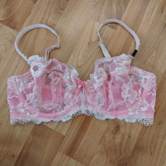 New With Tags Size 32d Body By Victoria Demi Lace Detail Unlined Underwire Victoria Secret Scents, Cupcake Princess, Bras Victoria's Secret, Twilight Dr, Bling Bra, Pretty Items, Push Up Strapless Bra, Beige T Shirts, Girl Shopping