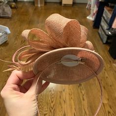 Blush Fascinator, Diy Fascinator, Fascinator Hats Diy, Diy Lace Ribbon Flowers, Hat Tea Party, Hat Wedding, Church Hat, Bridal Hat, Tea Party Hats