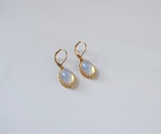 Gold Moonstone Drop Earrings, Elegant Gold Crystal Earrings With Moonstone, Gold Moonstone Drop Crystal Earrings, Gold Moonstone Pierced Earrings, Gold Moonstone Crystal Earrings As A Gift, Elegant Iridescent Crystal Earrings Gift, Moonstone Rings, Pearl Necklace Designs, Opal Earrings Stud