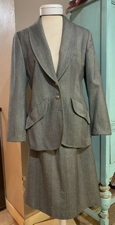 LANVIN Paris Vintage Houndstooth Wool Pencil Skirt Jacket Women’s Suit Size 44. Condition is "Pre-owned". Shipped with USPS Priority Mail. See pictures for details. NOTE! It is missing a button on the jacket. I checked my closets over and over for it but did not find it. See pictures! Suit Skirt Women, Vintage Houndstooth, Paris Vintage, Wool Pencil Skirt, Wedding Suit, Pretty Clothes, Jacket Women, Wedding Suits, Lanvin