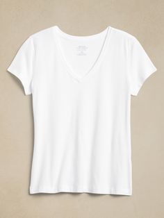 Timeless V-Neck T-Shirt | Banana Republic Factory White V Neck T Shirt, Foundation Piecing, Top Banana, Banana Republic Factory, Wardrobe Staples, Everyday Essentials Products, Banana Republic, V Neck T Shirt, Foundation