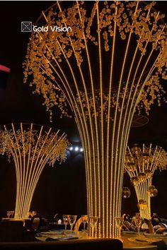 Árvore de LED Led Wedding Decorations, Gold Event Design, Wedding Decor Unique, Unique Event Decor, Outdoor Christmas Decorations Yard, Dream Backyard Pool, Glamorous Wedding Decorations, Wedding Entrance Decor, House Ceiling Design