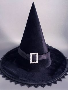 The whole of this hat is black. It is very suitable for people to wear on Halloween day.  This price is for a witch hat only. Gothic Black Hat For Fall, Black Fedora Halloween Costume Hat, Fedora Costume Hat For Halloween Party, Fedora Hat For Halloween Costume Party, Fedora Costume Hats For Halloween Costume Party, Black Fedora For Halloween, Halloween Fedora For Costume Party, Black Mini Hat For Halloween Cosplay, Brimmed Costume Hats For Fall Parties