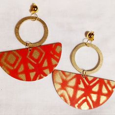 These Are Unique And Natural Large And Chunky Style Natural Wood Gold Handpainted Mudcloth Detail They Hang 5 Inches These Are Very Lightweight On The Ear Gold Clip On Closure They Are One Of A Kind Afrocentric Earrings, Beaded Starfish, Africa Earrings, Unique Dangle Earrings, Handmade Ceramic Jewelry, Abstract Jewelry, African Earrings, Handmade Fashion Jewelry, Clay Jewelry Diy