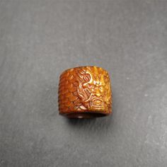 ❤This thumb ring was hand carved by Tibetan craftsmen from Tibet in 2000s. From Hepo Town, Baiyu County, the birthplace of the famous Tibetan handicrafts.It is entirely hand-carved of yak bone,lifelike details on the dragon's head and scales.❤These amazing bone beads are handcrafted by artisans from Tibet,who recycle and reuse everything in daily life and spiritual practice.Bone carvings symbolize reincarnation and the recycling of natural materials.It is an important material for Tibetan Buddhi Nothing Is Permanent, Buddhist Teachings, Bone Color, Dragon Pattern, Dragon Head, Bone Beads, Thumb Rings, Large Animals, Bones