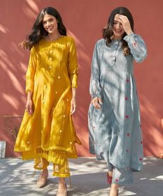 Office Kurti, Eastern Clothes, Lengha Dress, Kurti Pants, Ikat Maxi Dress, Design Kurti, Linen Style Fashion, Oversize Dress, Embroidery Suit